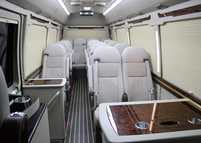 北京20座行政版考斯特租车带司机一天多少钱? 北京20座行政版考斯特租车带司机一天多少钱?